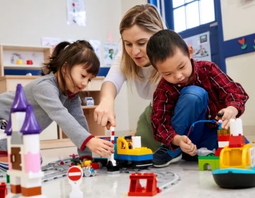 ГОРОДСКАЯ ЖИЗНЬ LEGO CREATIVE 9389 